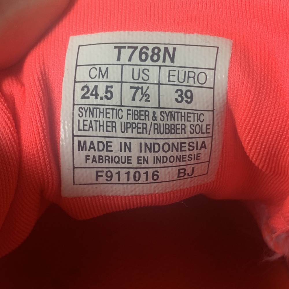 ASICS Running Shoes - Picture 6 of 6